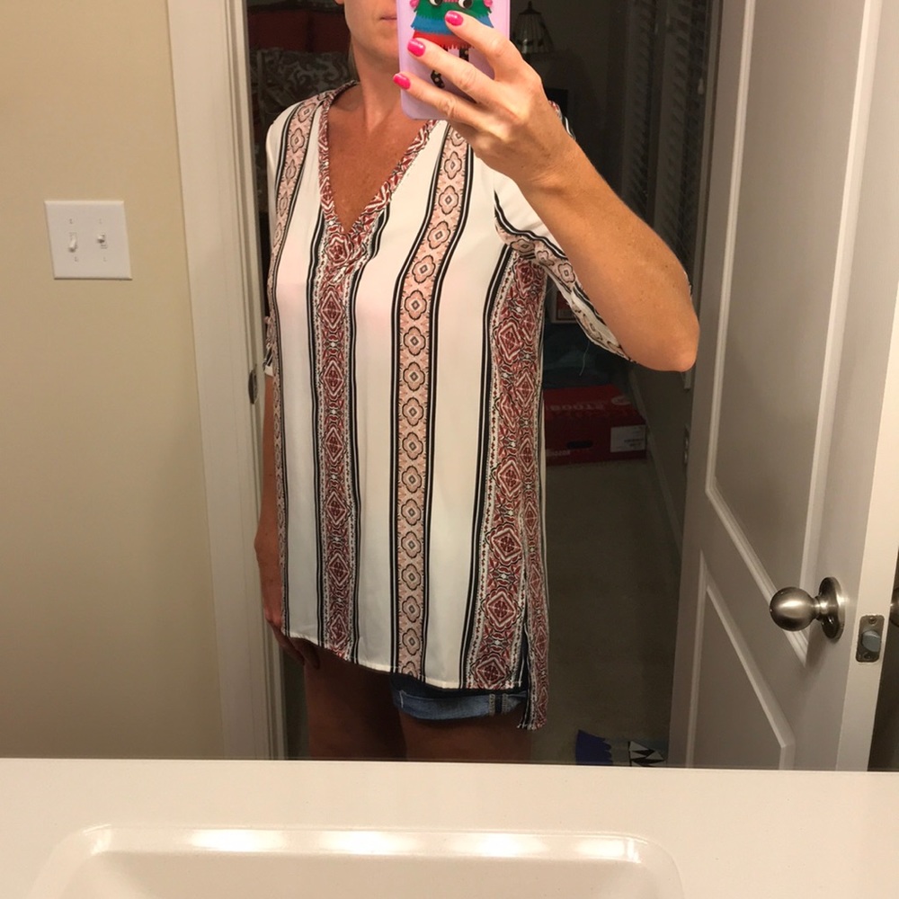 Cupcakes and Cashmere Labelle Tunic Top - Picture 8 of 8